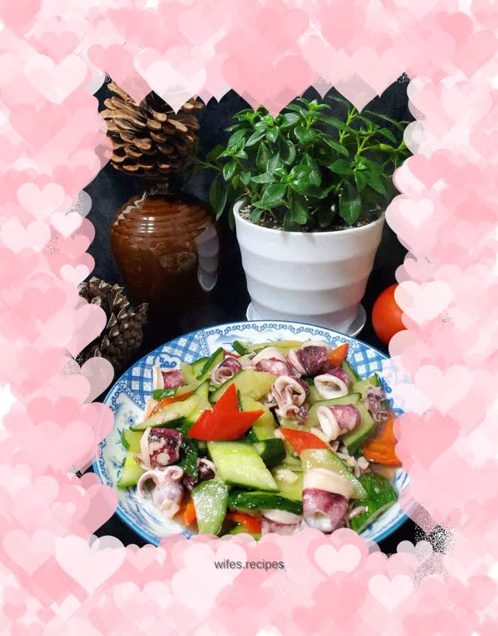 Stir-fried fresh squid with cucumber