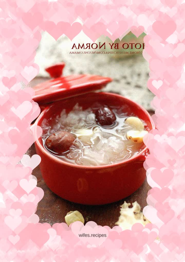 Tremella and Lotus Seed Soup