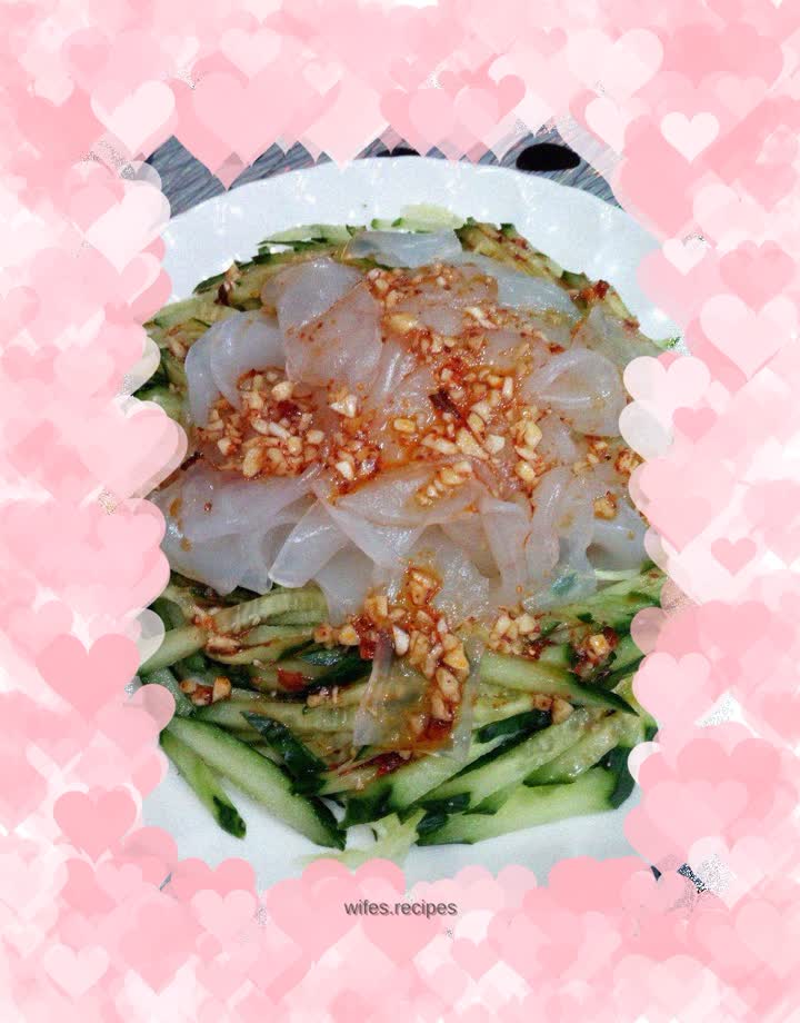 Cucumber mixed with pulled skin