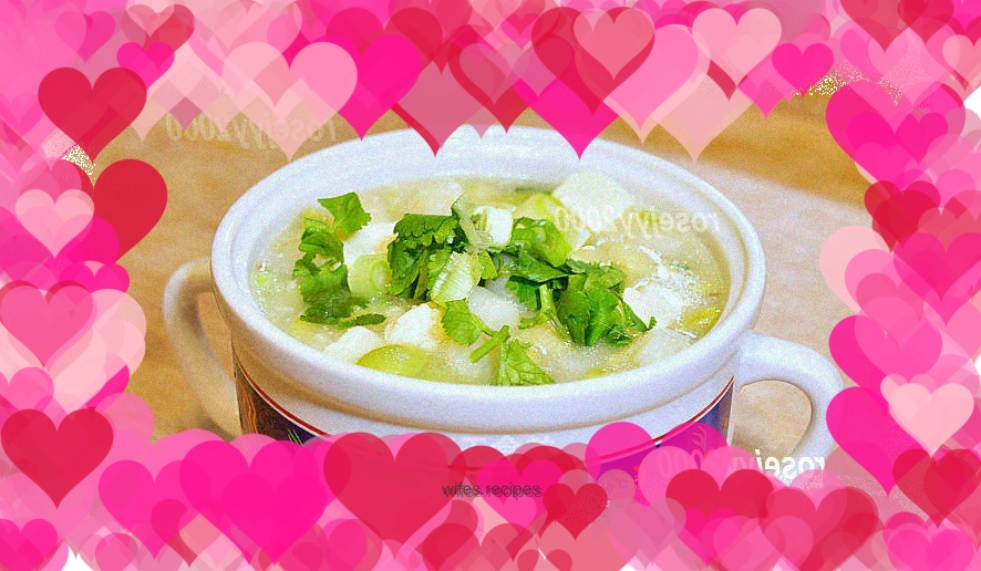 Fresh clam, meat and tofu soup