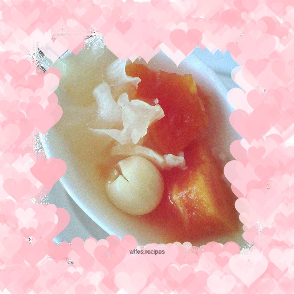 Papaya, Tremella and Lotus Seed Soup