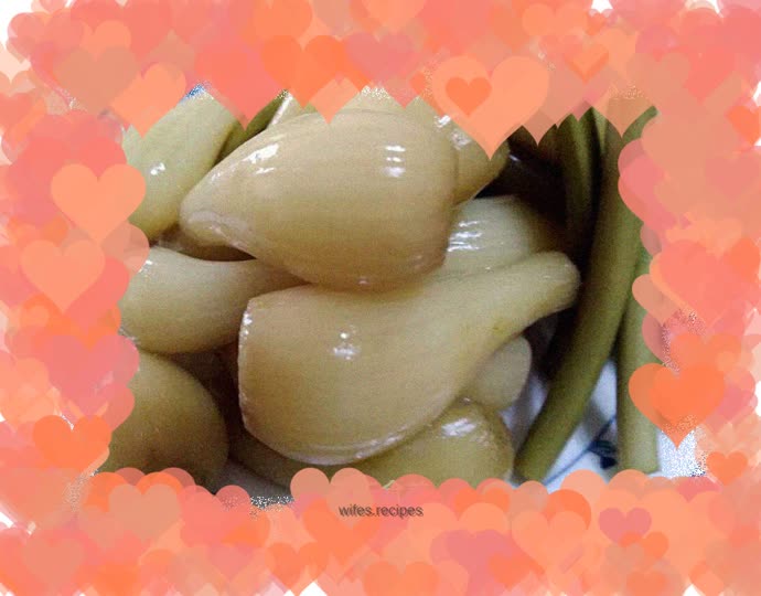 Method for pickling sweet and sour buckwheat with garlic moss