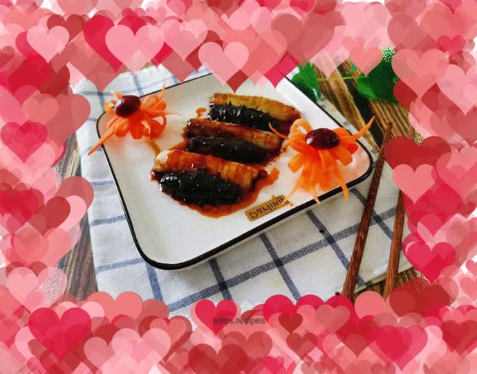 Grilled sea cucumber with green onions