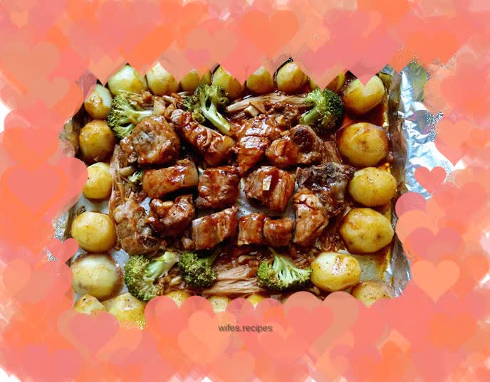 Grilled Pork Ribs and Potatoes with Black Pepper Sauce