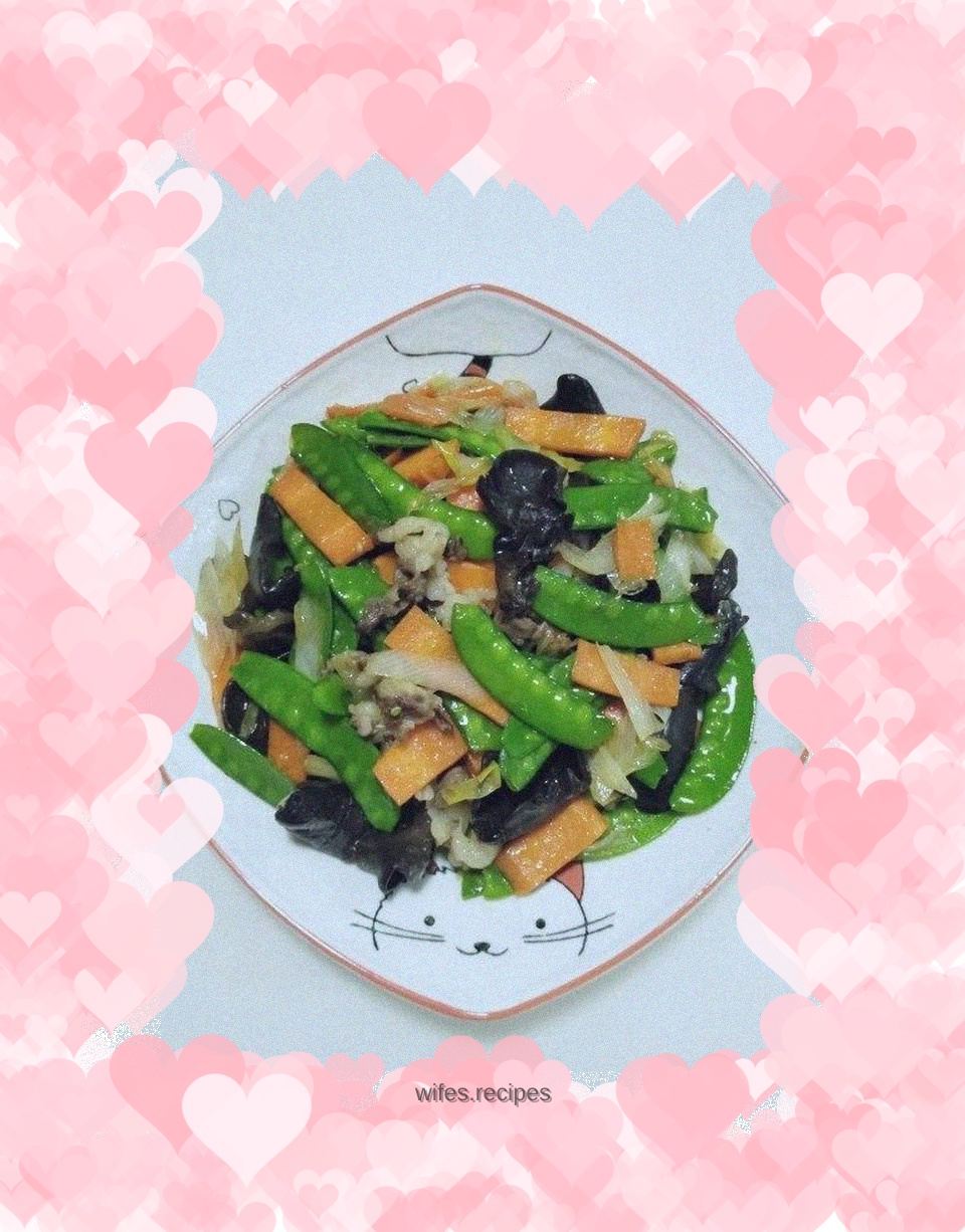Stir-fried snow peas with beef slices