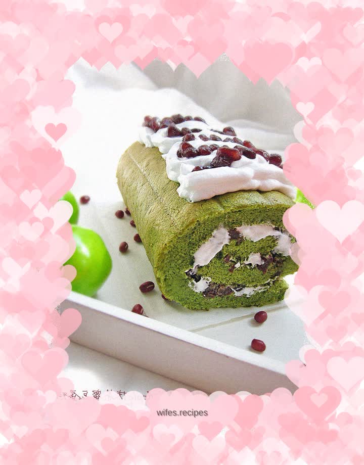 A touch of green in the warm afternoon [Matcha Honey Bean Cake Roll]