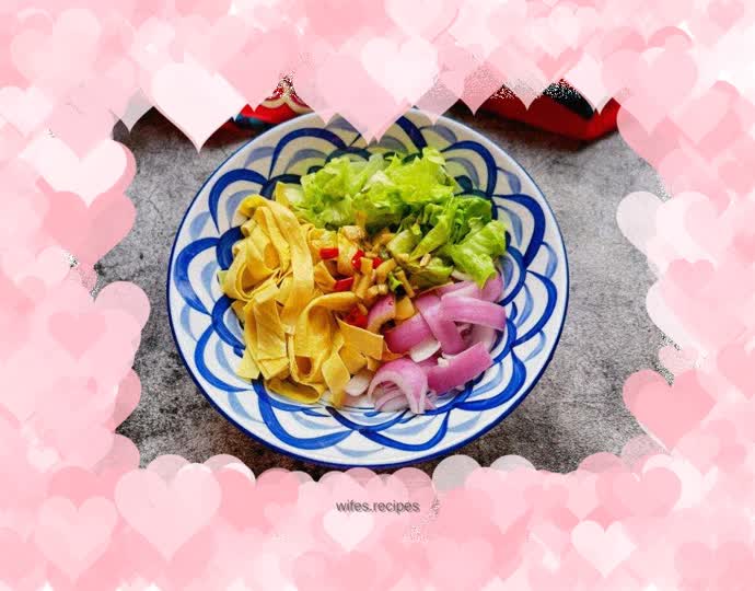 Onion lettuce mixed with tofu skin