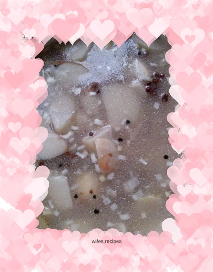 Steamed taro dipped in sugar