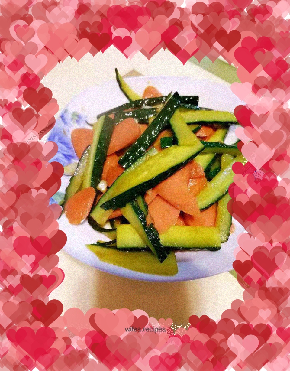 Stir-fried cucumber with ham sausage