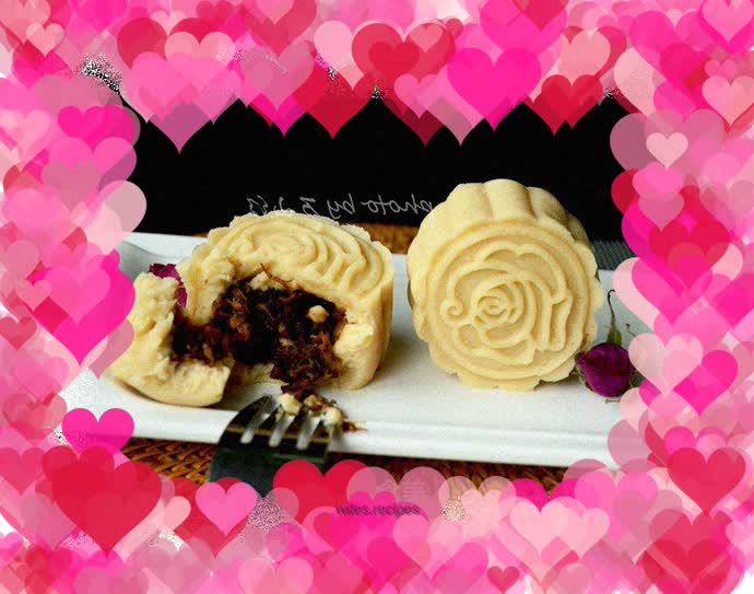 Rose lotus seed cake