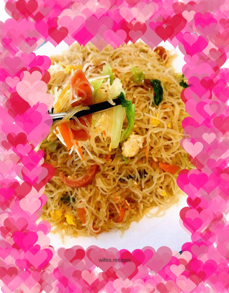 Fried Rice Noodles with Egg