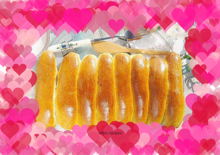 Pork buns with rose bean paste filling