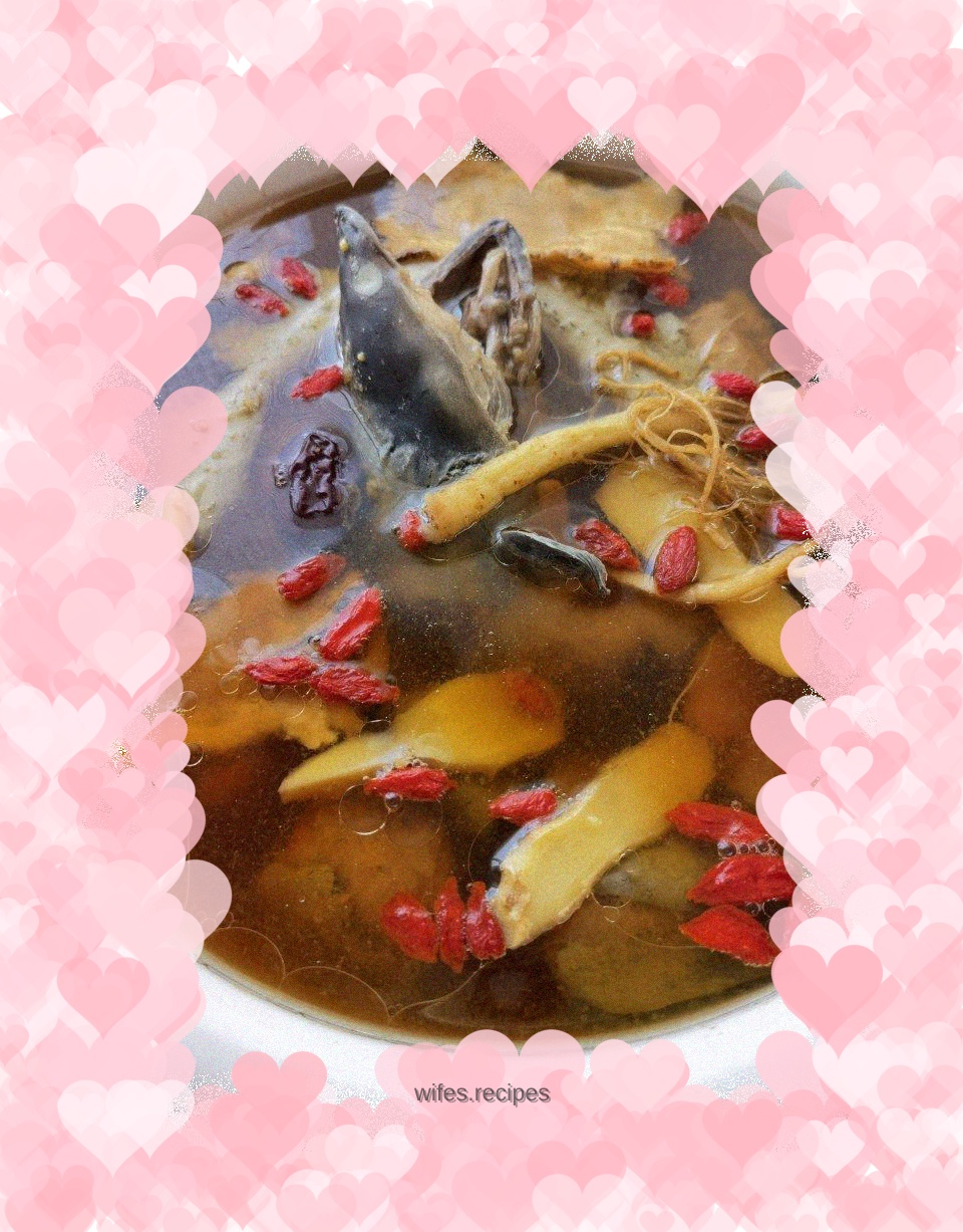 Half wine conger eel in pot