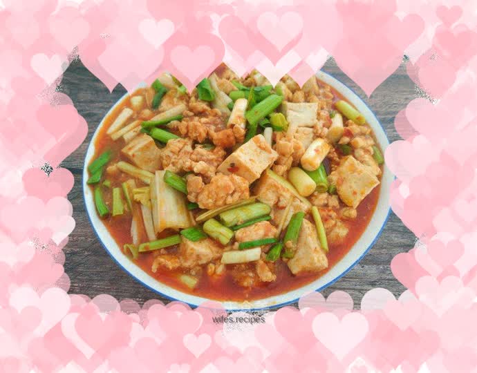 Braised tofu with chicken and garlic sprouts