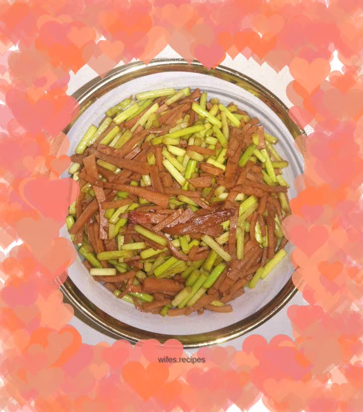 Stir-fried ham sausage with garlic moss