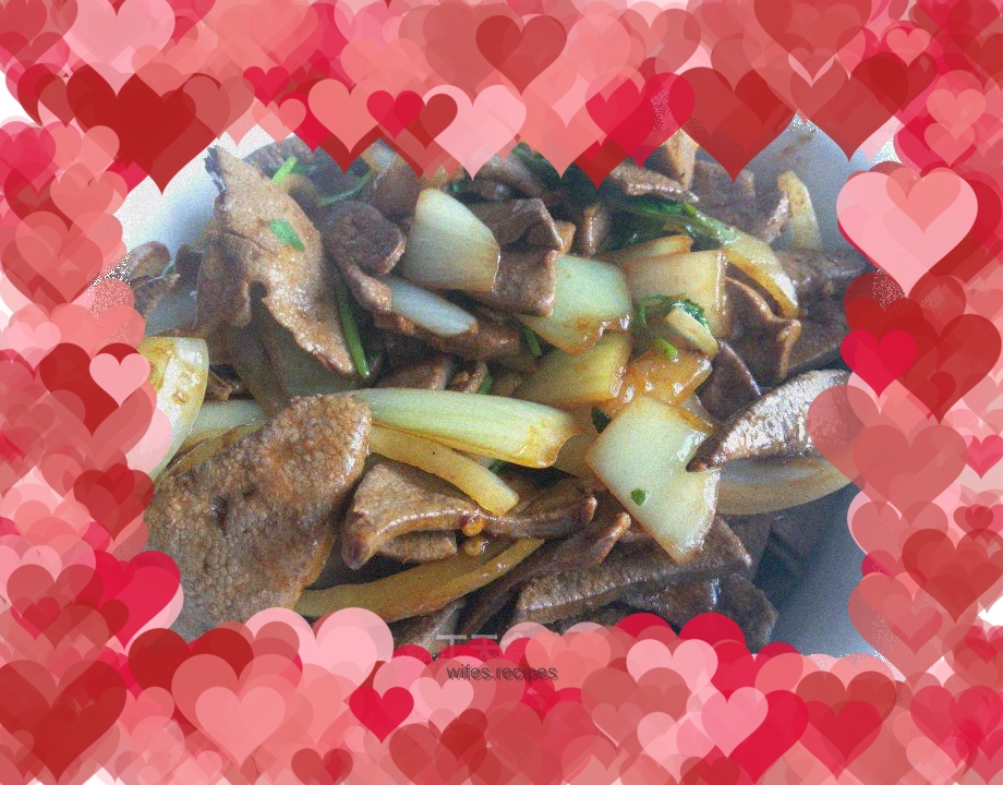 Fried pork liver with onions