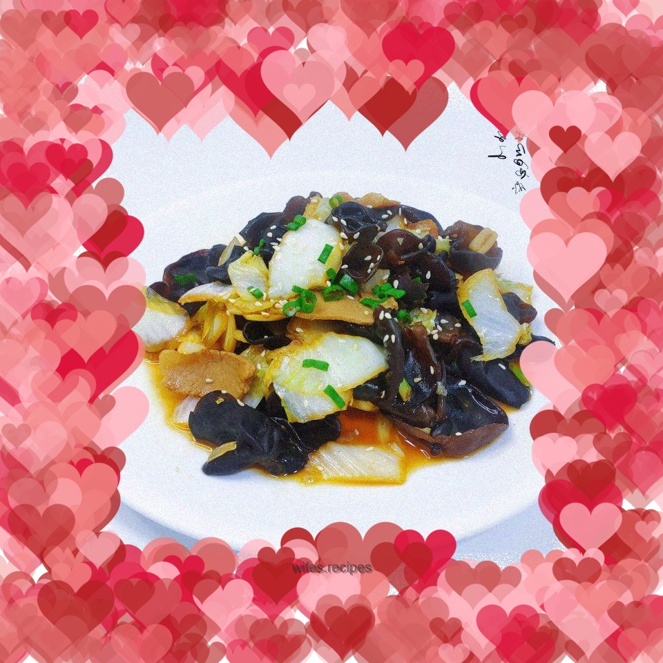 Stir-fried cabbage with fungus