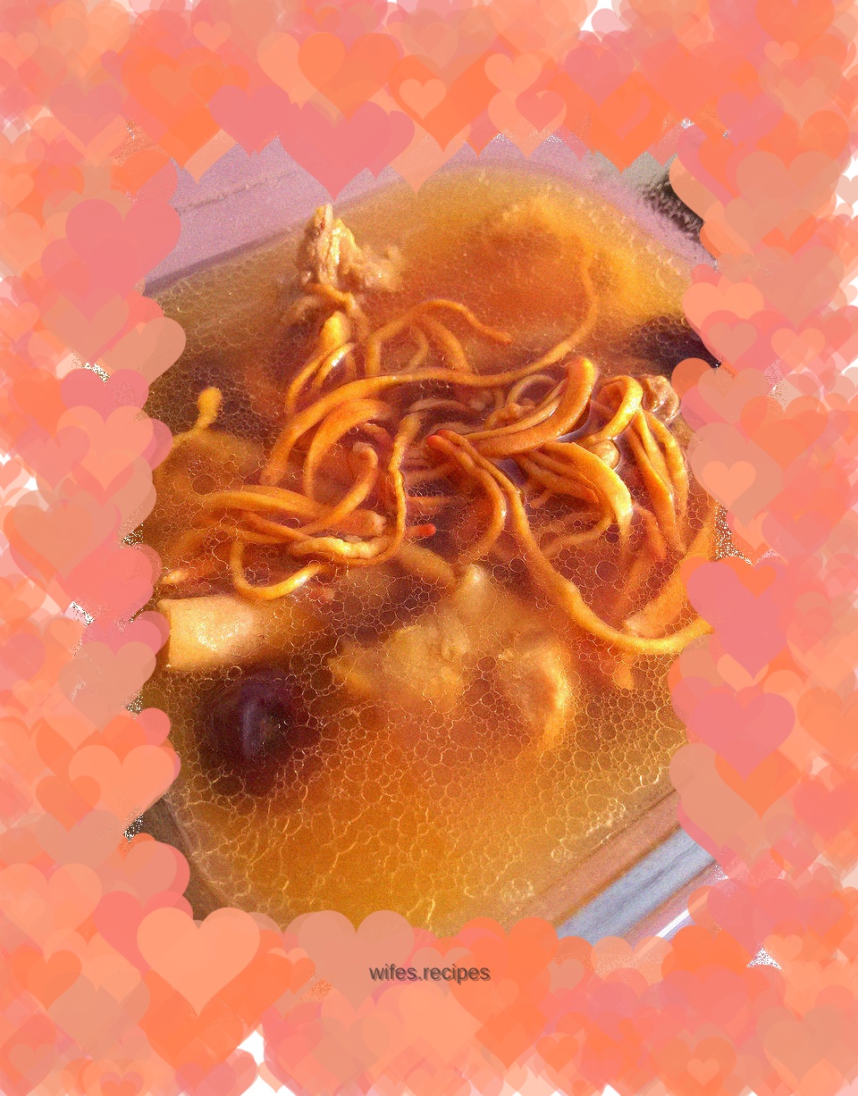 Cordyceps, flower and ginseng chicken soup