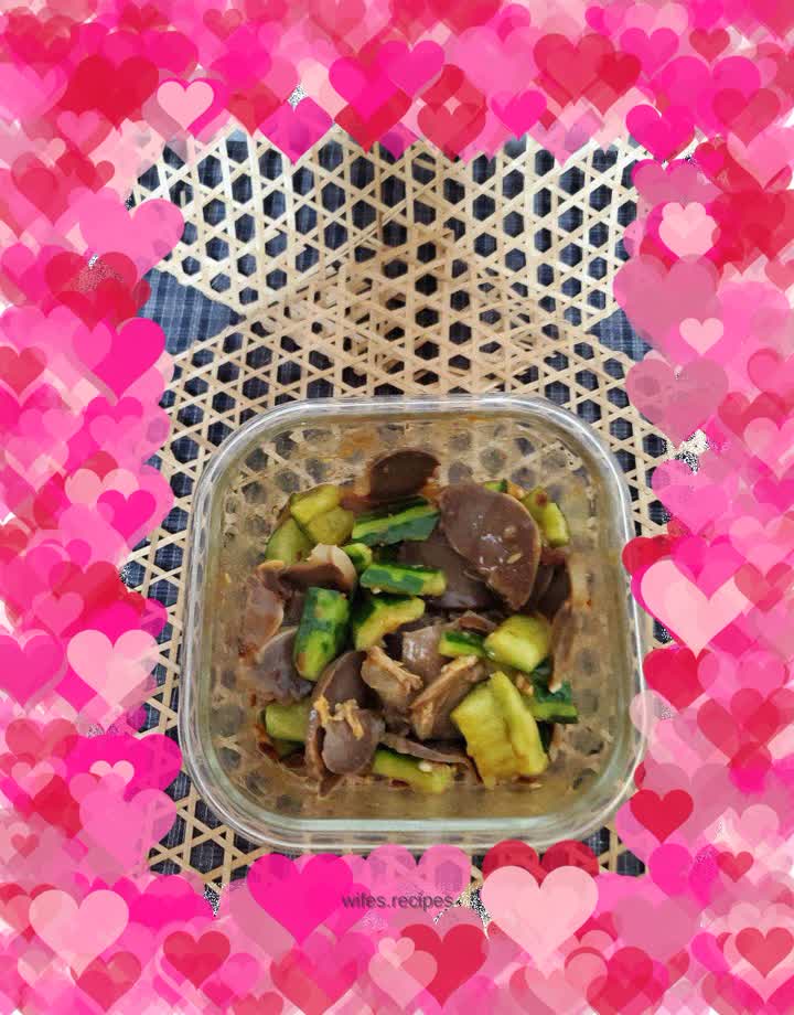 Duck gizzards mixed with cucumber