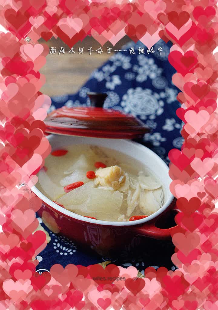 Lily, scallops and winter melon soup