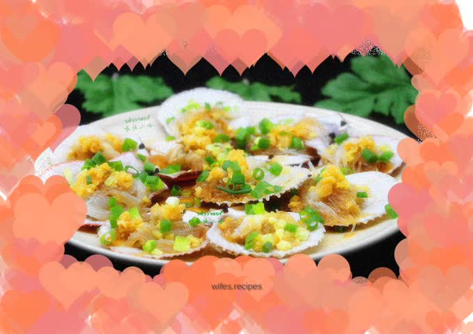 Steamed scallops with garlic vermicelli