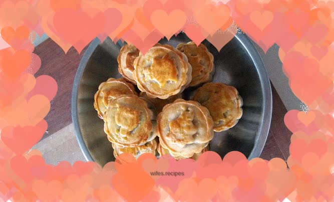 Homemade bean paste mooncake