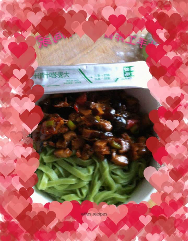 Handmade Fried Noodles with Green Sauce