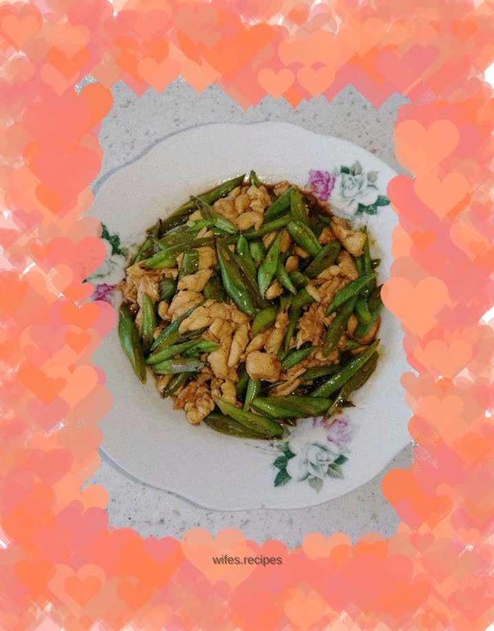 Stir-fried shredded chicken with green beans