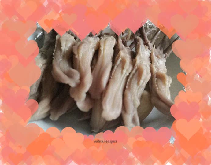 Spicy duck tongue