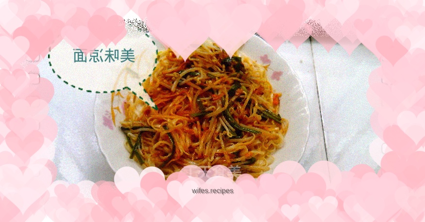 The best summer pasta—bean sprouts and chives cold noodles with unique flavor