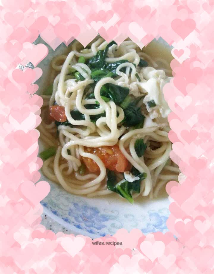 White jade strips with red flowers and green leaves~hot tomato and spinach soup noodles