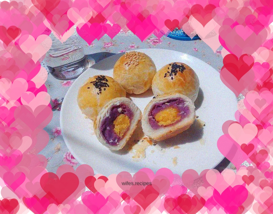 Purple sweet potato egg yolk cake