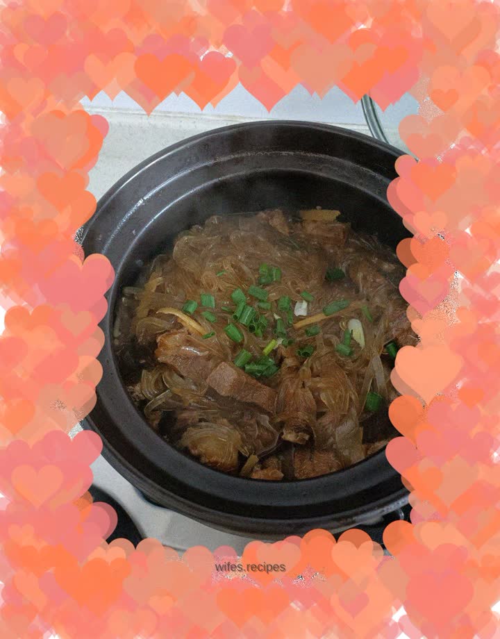Donkey meat vermicelli pot