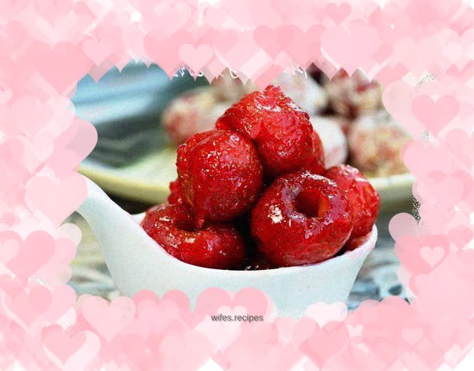 Fried red fruits