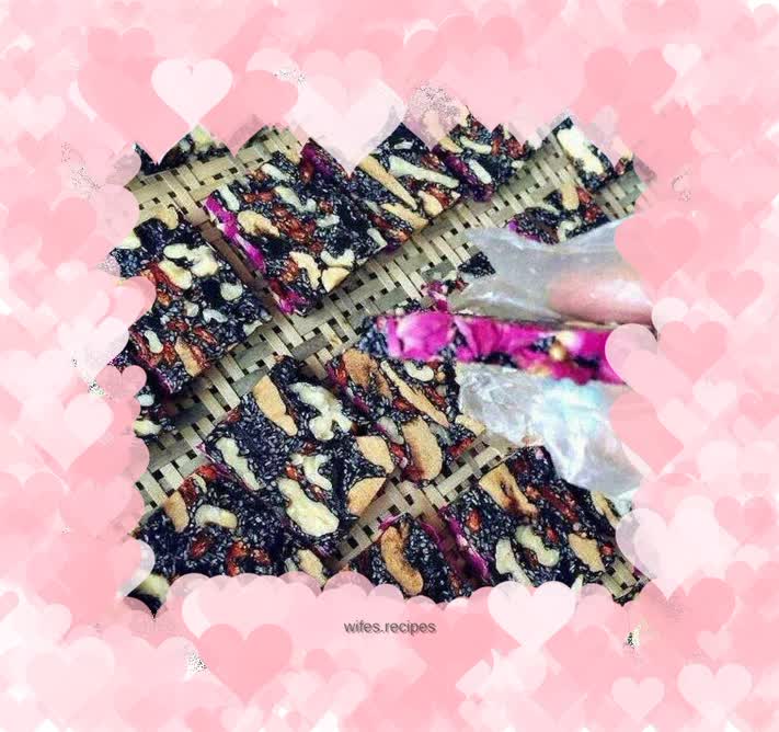 Rose petal donkey hide gelatin