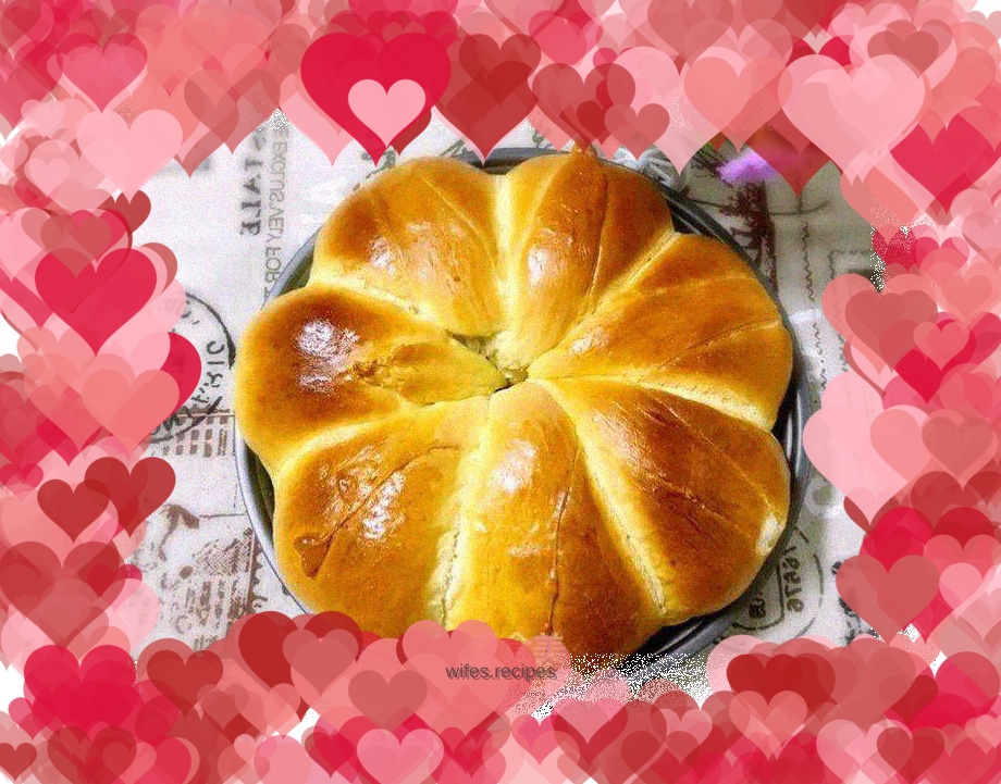 Meat floss bread torn with hands