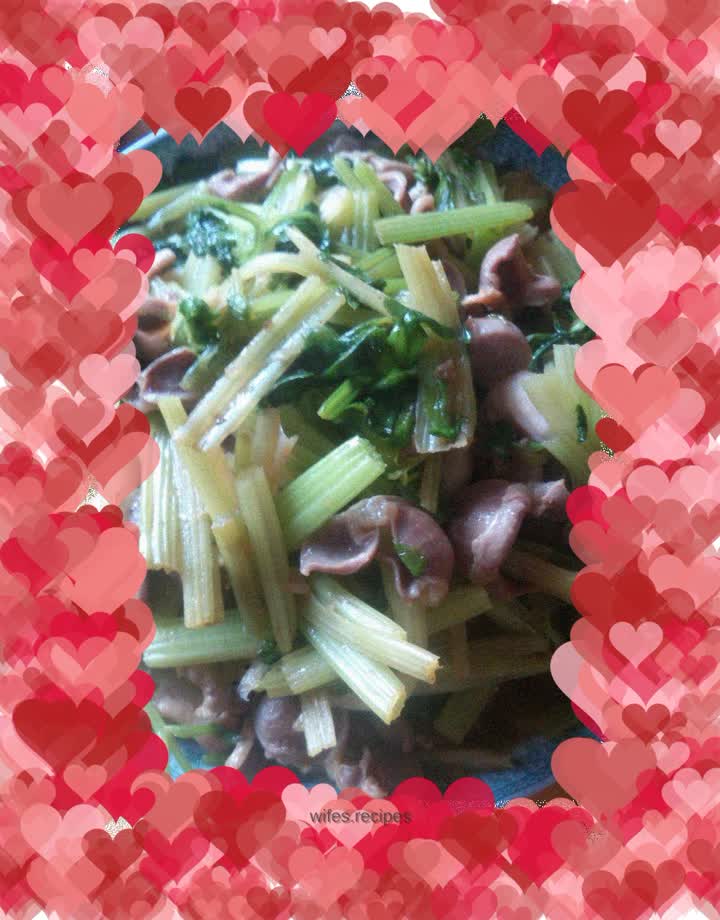 Stir-fried chicken gizzards with celery