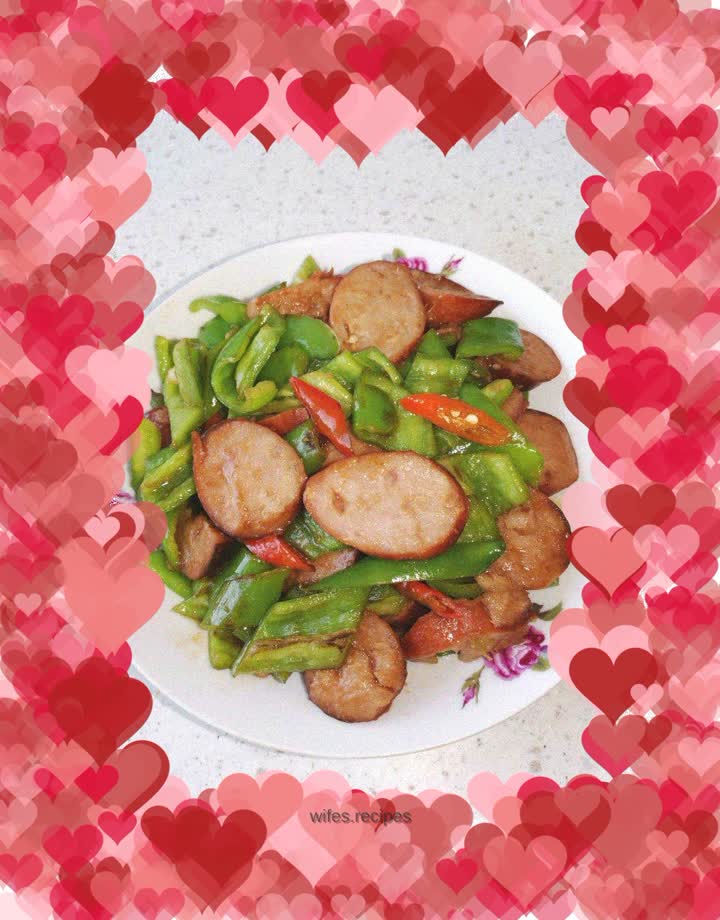 Stir-fried red sausage with hot pepper