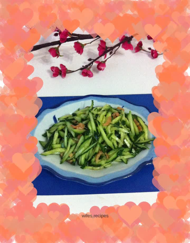 Olive oil mixed with sea rice and cucumber