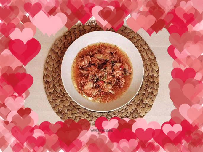 Steamed chicken with rose fermented bean curd, a literary and artistic novelty in the food world