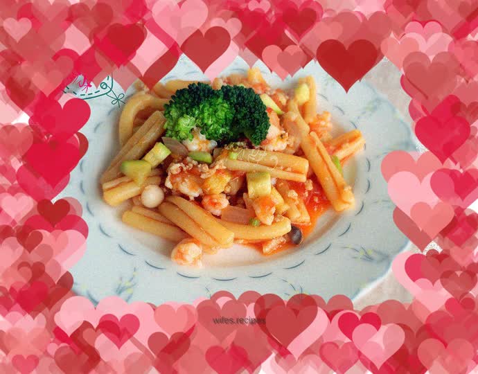 C’s mom’s private choice—healthy and delicious shrimp pasta with tomato sauce
