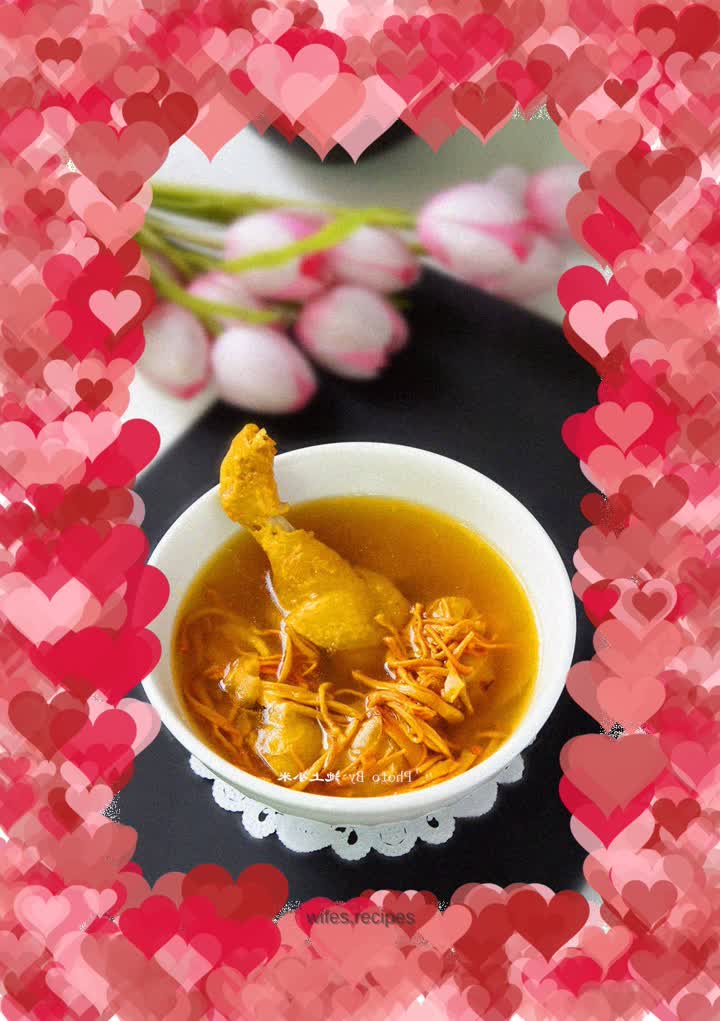 Cordyceps, flower and ginseng chicken soup