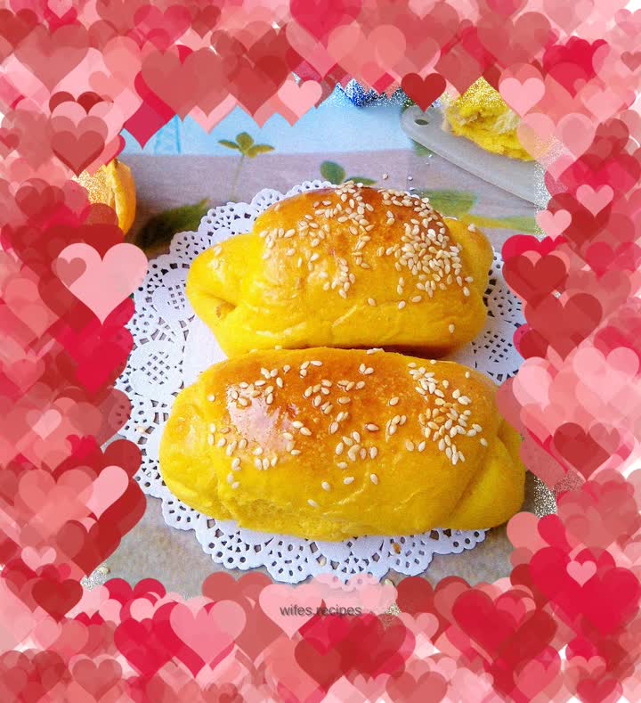 Pumpkin and meat floss rolls