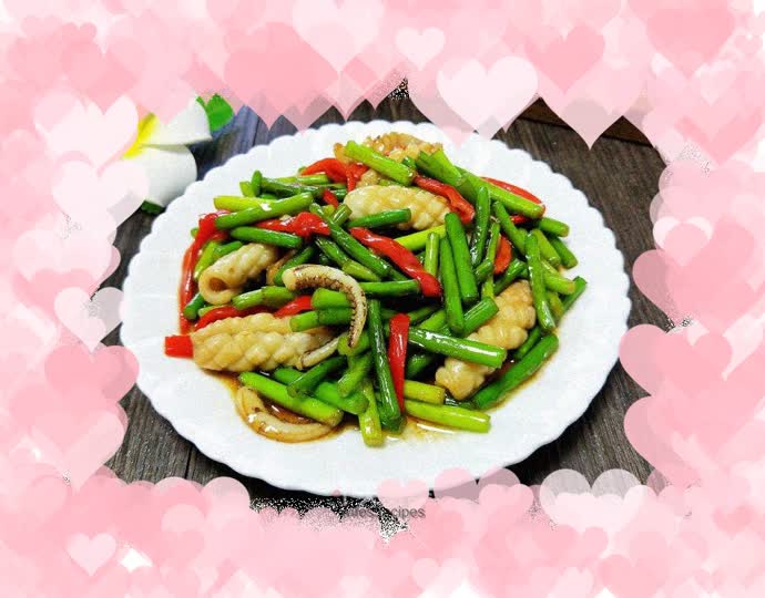 Fried squid with garlic