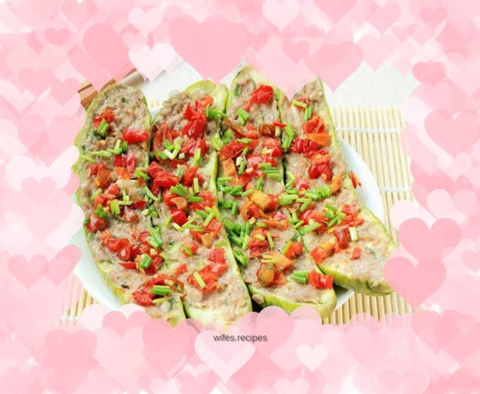 Steamed eggplant with minced pepper and pork