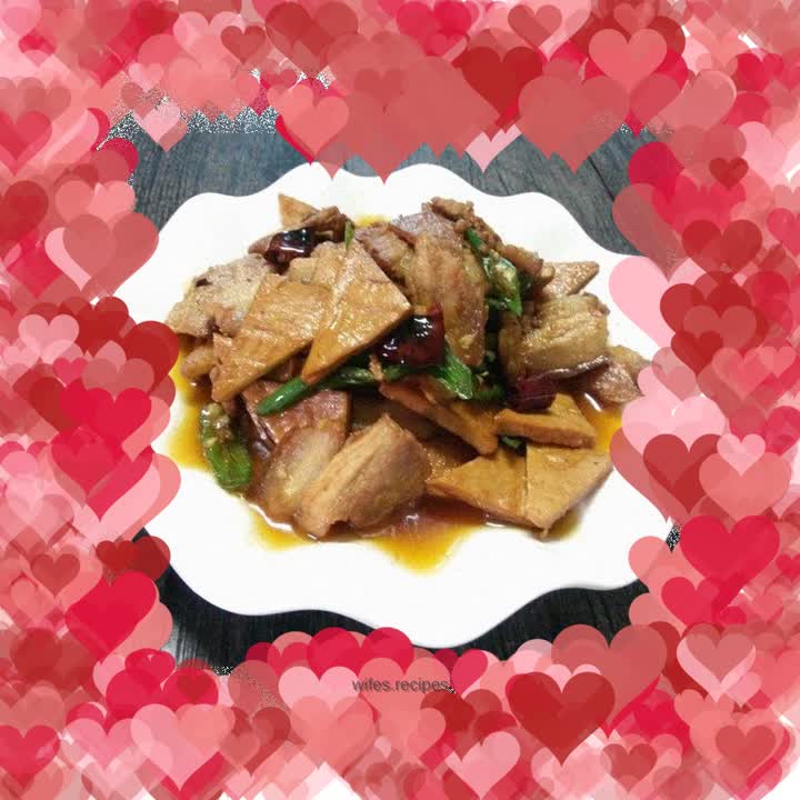 Stir-fried pork belly with fragrant dried herbs