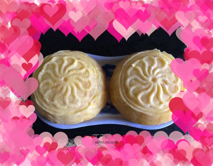 Golden Quicksand Mooncake