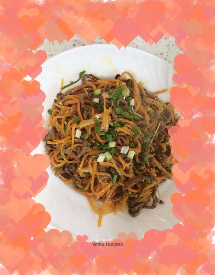 Stir-fried shredded beef and carrots