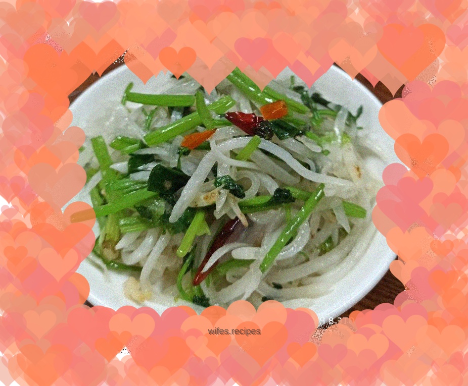 Stir-fried shredded white radish with parsley
