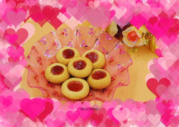 Extra thick milky jam shortbread